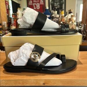 NEW! Michael Kors Vera Flat Thong Sandals